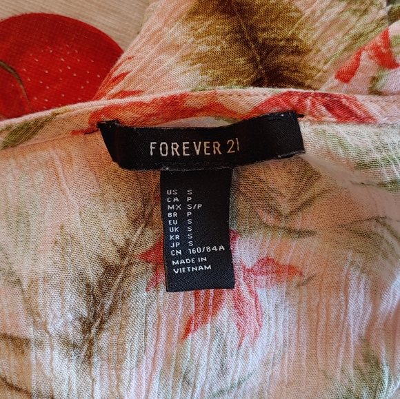 SEE NEW LISTING Forever 21 Sleeveless Floral Tank Top Size Small - Picture 5 of 5